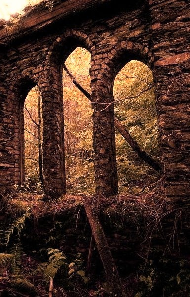 Ancient Arches, Tal-y-waenydd, Wales