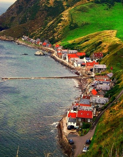 The road ends here, the village of Crovie in Aberdeenshire / Scotland